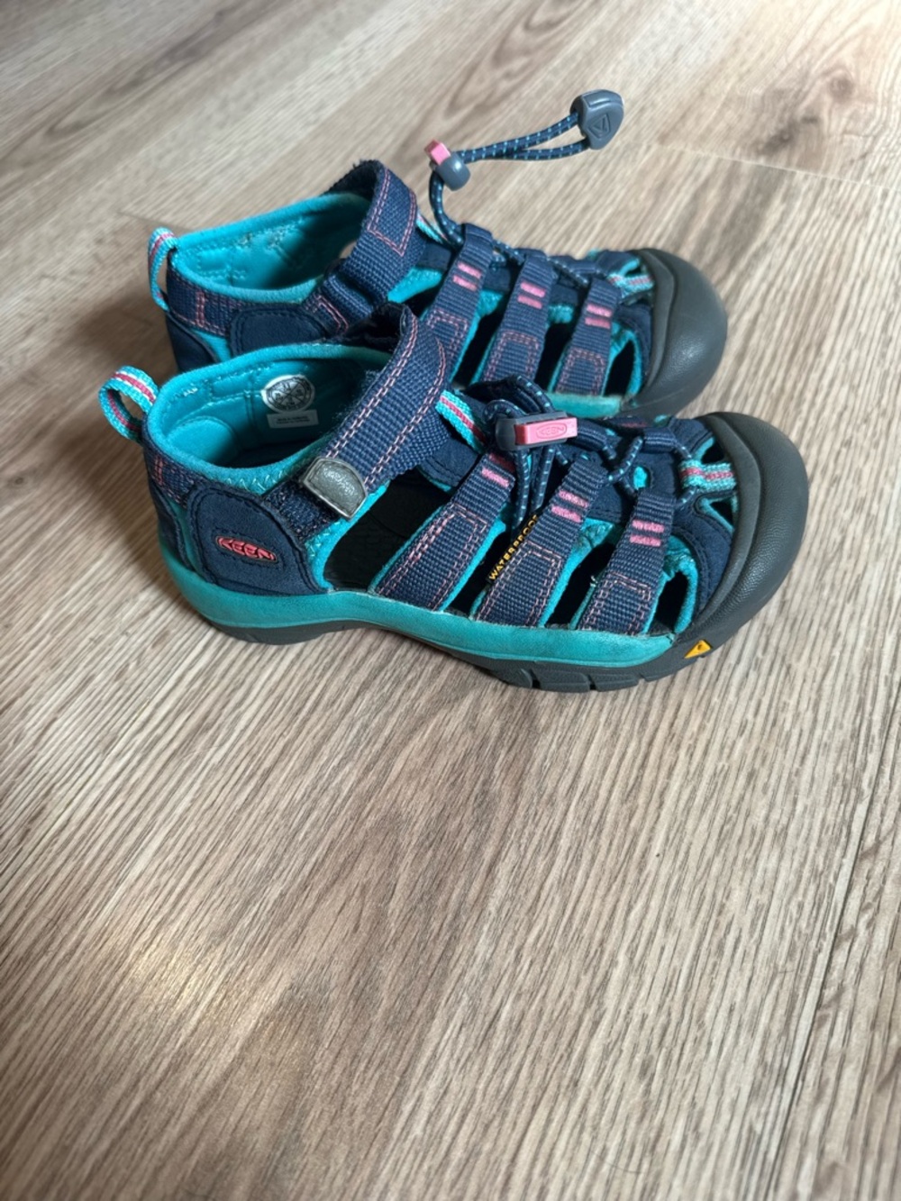 Keen Kids Closed-Toe Sport Sandals in Teal and Navy with Pink Accents- size 11